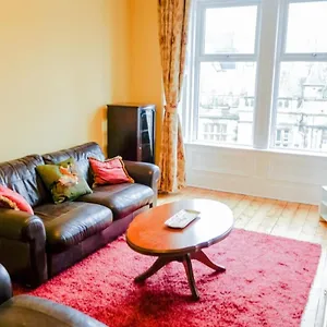 Newly Furnished 2 Bedroom On Leith Walk Apartment