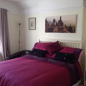 Homestay Shepperton Guesthouse